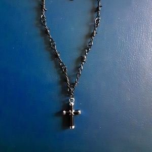 UNISEX GRUNGE BARBWIRE FILLABLE CROSS NECKLACE